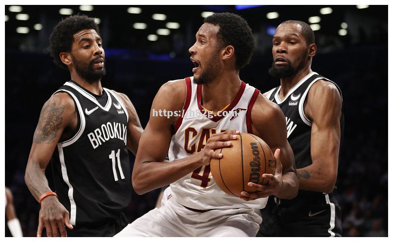 南宫娱乐-篮网队状况下滑,季后赛席位或成疑