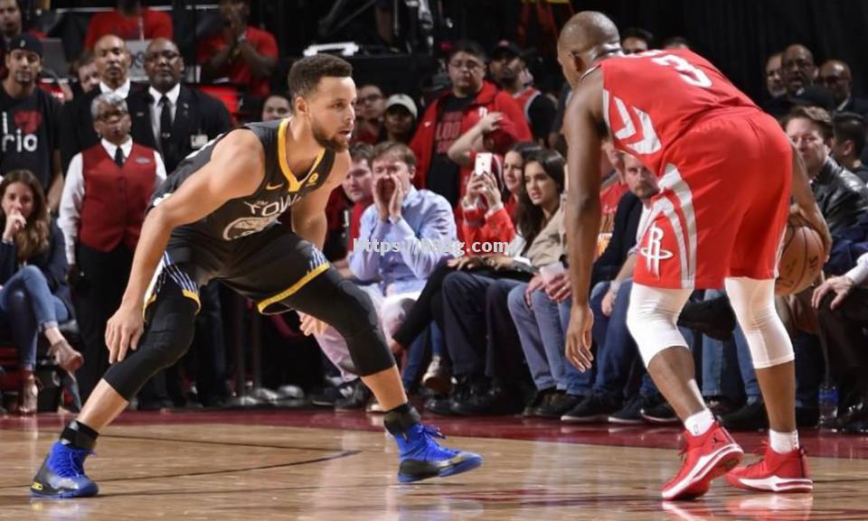 勇士击败雷霆晋级次轮,库里展现超凡表现 勇士击败雷霆晋级次轮,库里展现超凡表现