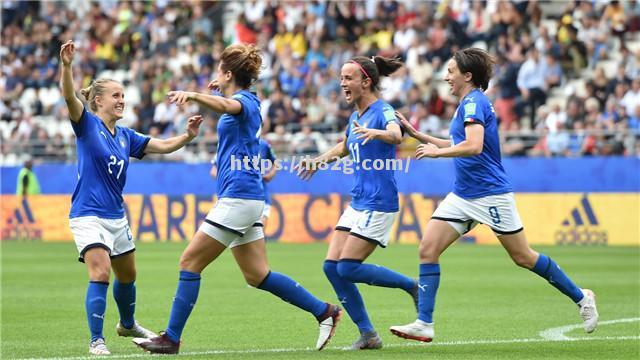 南宫娱乐-阿根廷队在女子足球比赛中狂胜对手