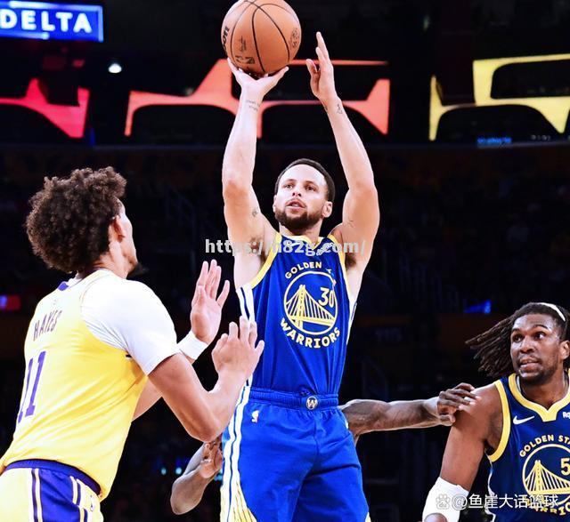 南宫娱乐-湖人核心再砍+，单场表现惊艳全场