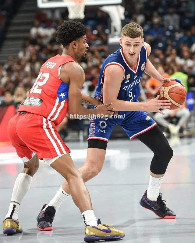 南宫娱乐-南特队员全力拼搏，取得胜利