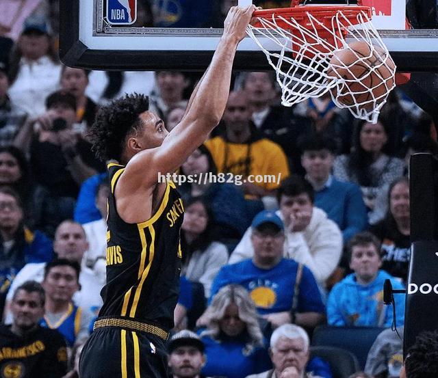 NBA巨星表现抢眼!连砍高分引领球队获胜 NBA巨星表现抢眼!连砍高分引领球队获胜