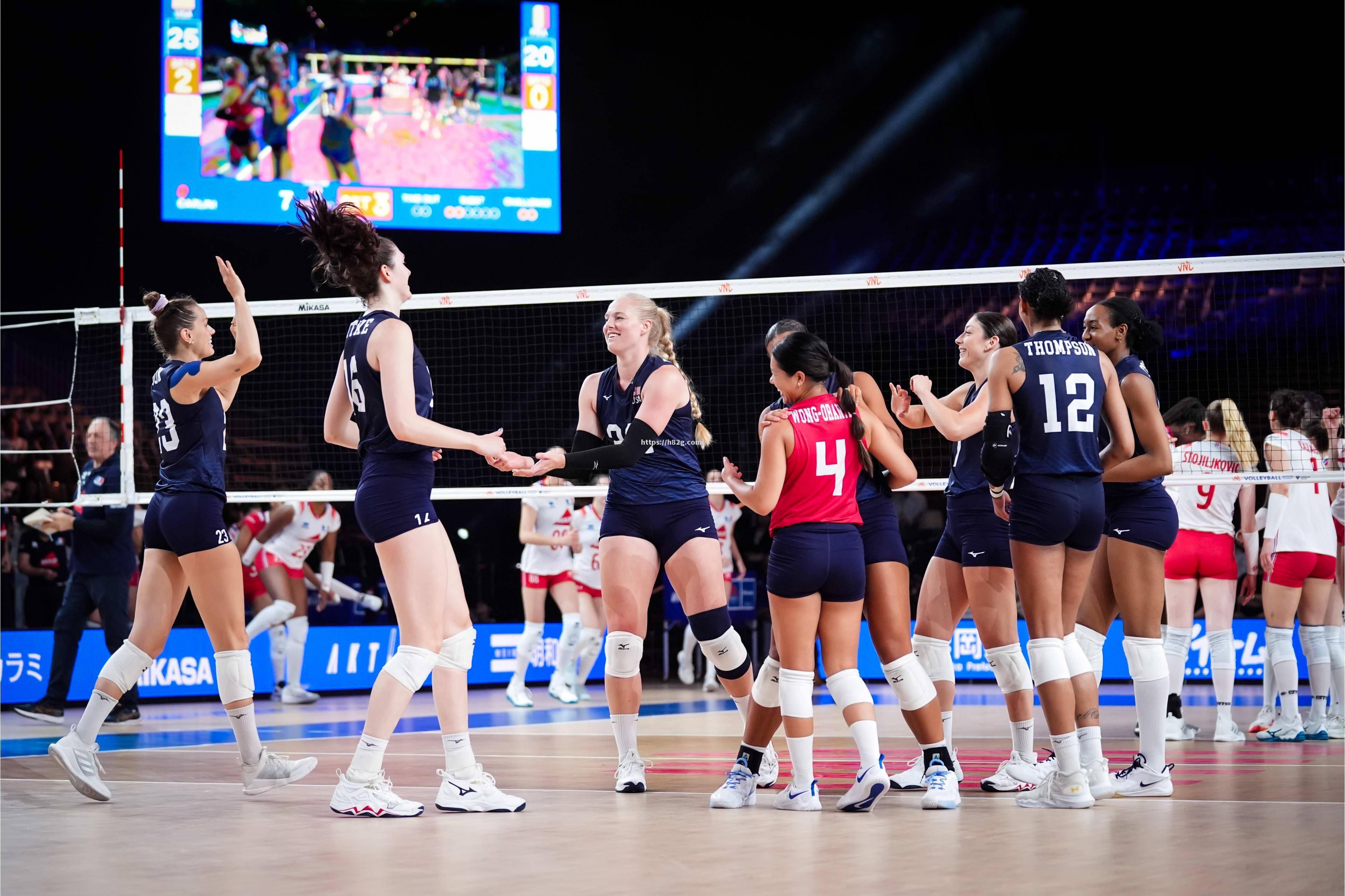 意大利队大胜加拿大，提前晋级