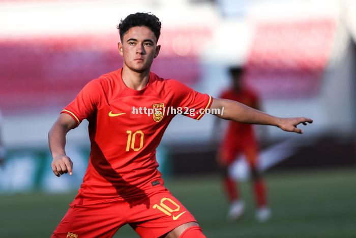 南宫娱乐-中国队主帅评球员,称赞不断