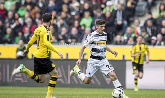 南宫娱乐-门兴格拉德巴赫-压倒对手表现出色