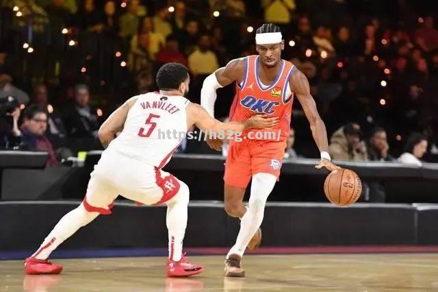 雄鹿巨星完胜老鹰，力争总决赛冠军