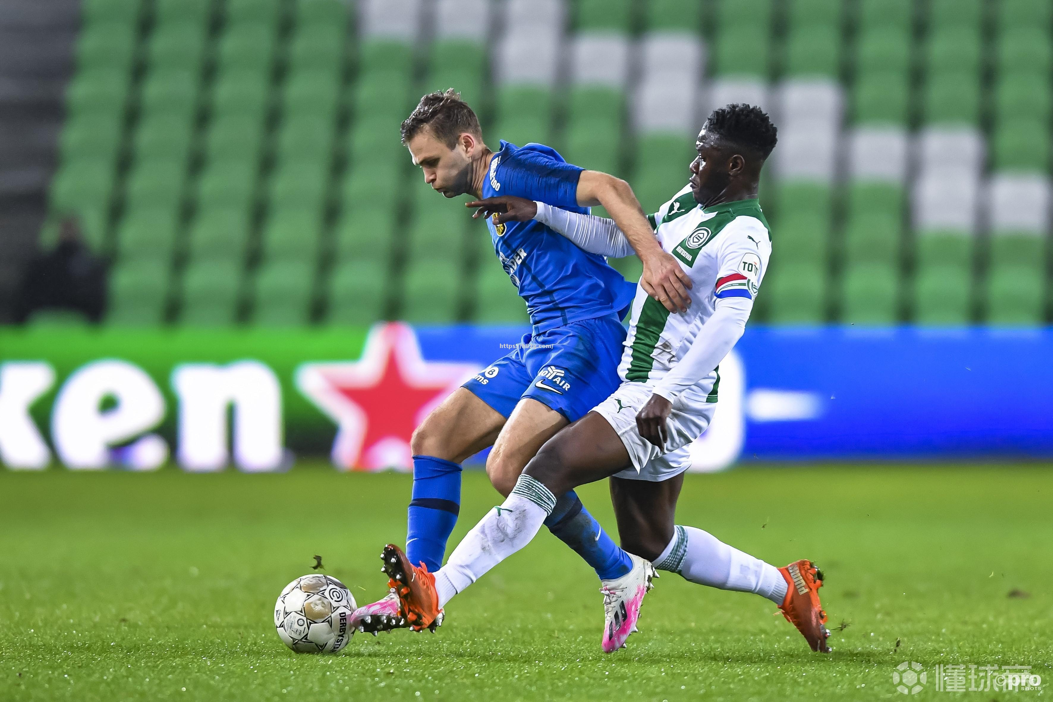 阿贾克斯主场击败热尔维斯维领跑荷甲积分榜