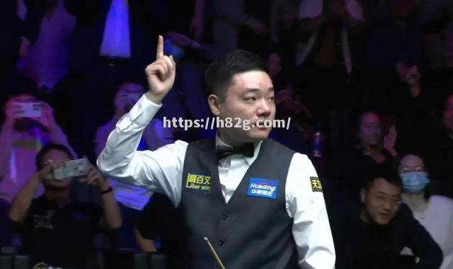 精彩纷呈!赛场上的对决令人目不转睛 精彩纷呈!赛场上的对决令人目不转睛