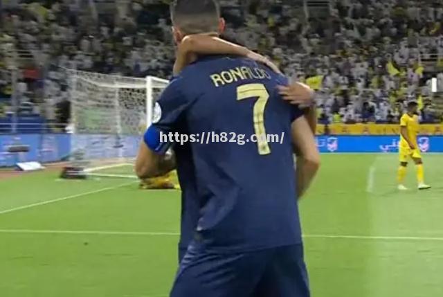 那不勒斯未能逆袭,落败收场 那不勒斯未能逆袭,落败收场