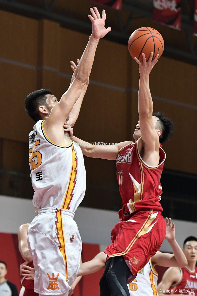 南宫娱乐-球队队长担当重任,关键时刻挺身而出力挽狂澜