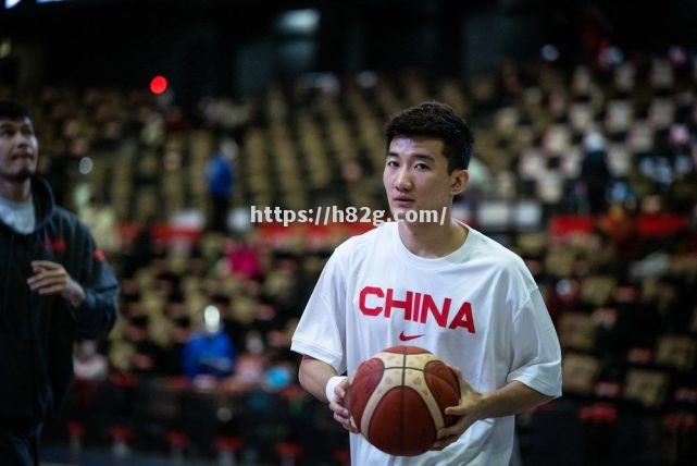 南宫娱乐-西藏男篮逆转艰难胜利，全队欢呼