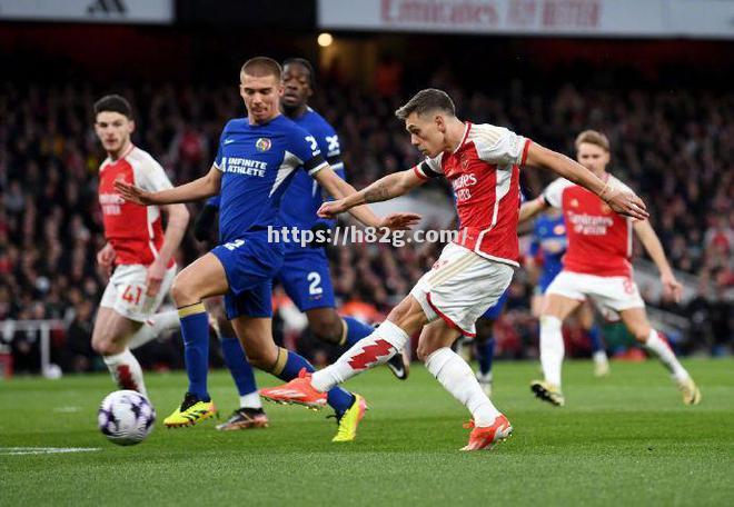 阿森纳中场梅开二度，助球队取得胜利